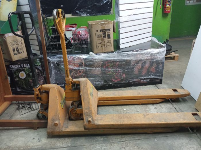 PATIN HIDRAULICO USADO 2.5T $3,500.00